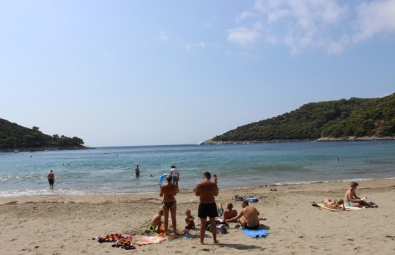 Hrvatska − RASPRAVA U SABORU Plaže ispred hotela, kampova i turističkih naselja ostaju javne plaže, i Franković dao prijedlog
