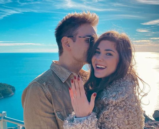 Lifestyle − Pjevač grupe 'Pravila igre' u Dubrovniku je zaprosio djevojku